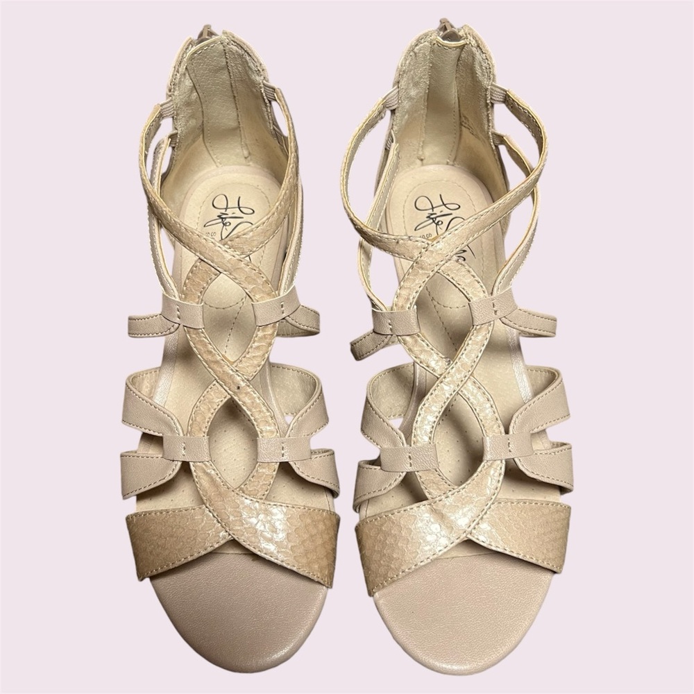 Life Stride Tan Yaya Wedged Sandal Size 6 1/2